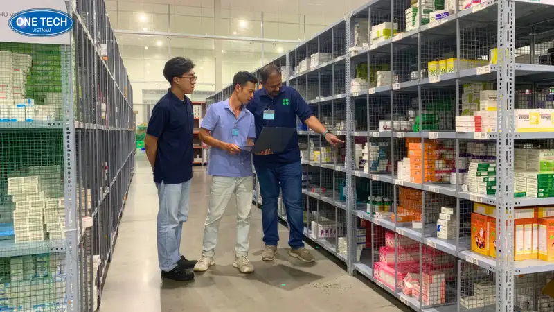 Kệ V lỗ – Giải pháp cho nhà thuốc và kho nhỏ