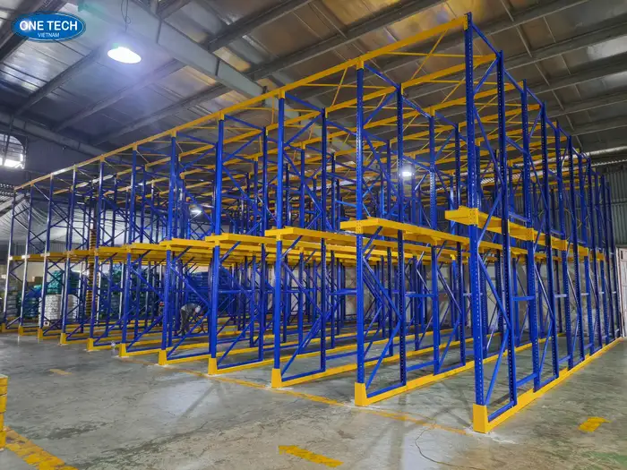 Kệ hạng nặng drive - in do Kệ kho trung tải OT sản xuất và lắp đặt