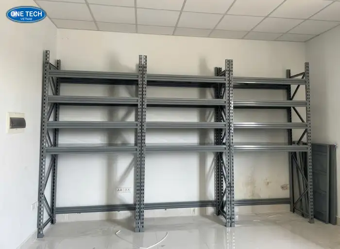 Kệ kho trung tải tại Long An thiết kế theo yêu cầu của khách hàng