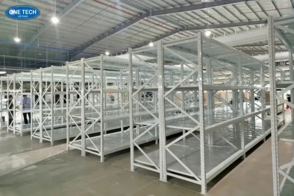 Kệ trung tải Long An tải trọng tốt, độ bền cao, bảo hành dài hạn