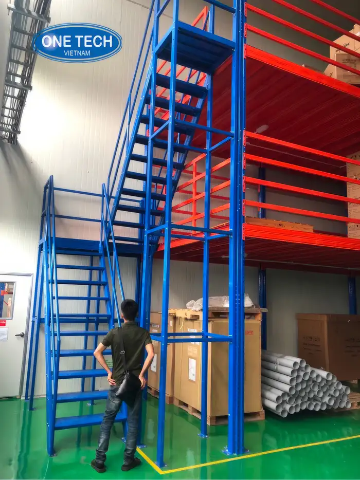Giá kệ sắt để hàng nặng Quảng Ninh