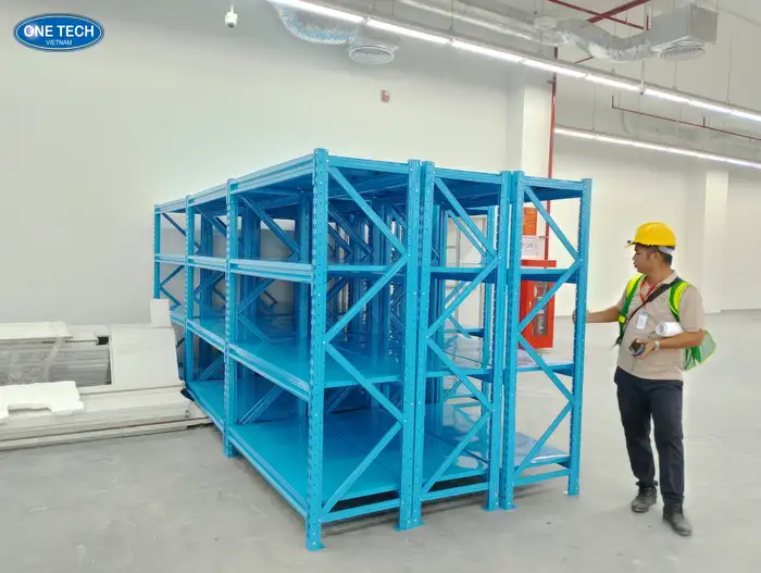 Kệ trung tải tại Cần Thơ màu xanh ngọc