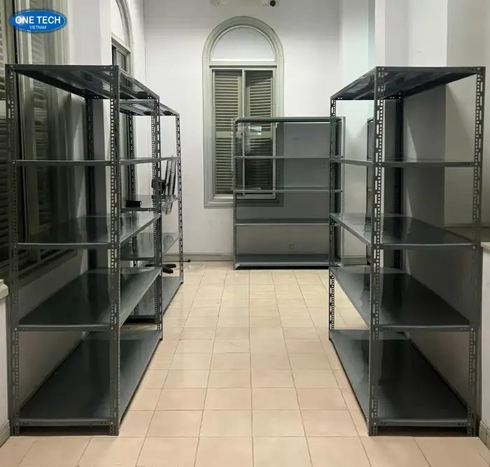 Giá sắt v lỗ Quảng Nam