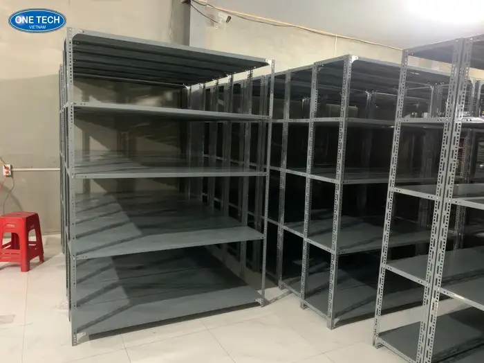 Kệ sắt v lỗ giá rẻ Quảng Nam