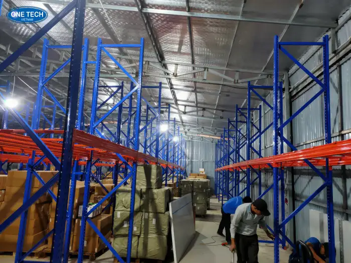 Giá để hàng Kiên Giang