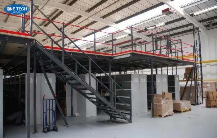 Kệ sàn Mezzanine Vĩnh Long tận dụng chiều cao trần