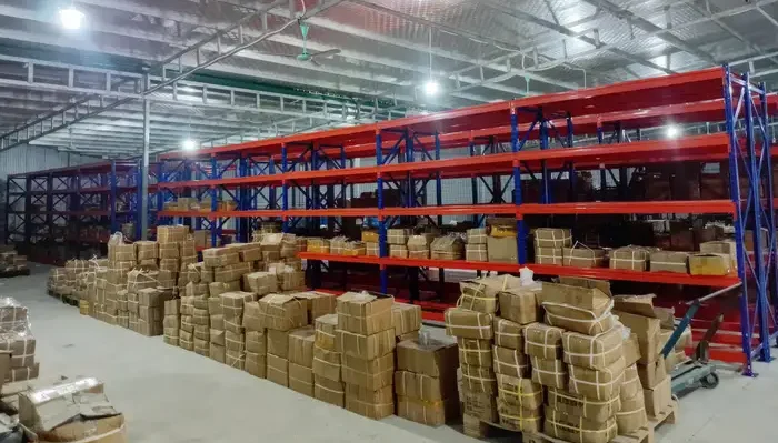 Kệ trung tải Bến Tre sắp xếp hàng hóa chuyên nghiệp trong kho của công ty sản xuất