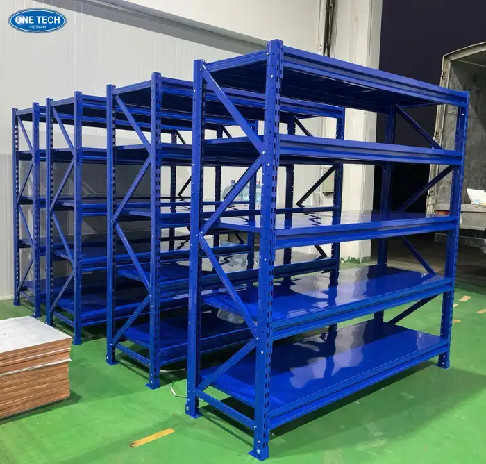 Kệ trung tải Hậu Giang 300kg/tầng bền và chắc chắn hơn