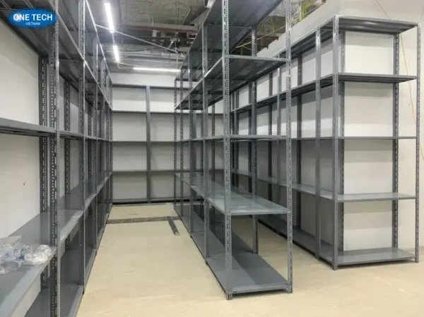 Hướng dẫn chọn kệ sắt V lỗ Vĩnh Phúc phù hợp