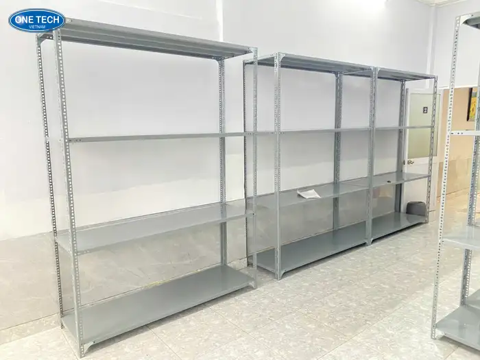 Kệ sắt V lỗ là gì? Ứng dụng của kệ V lỗ