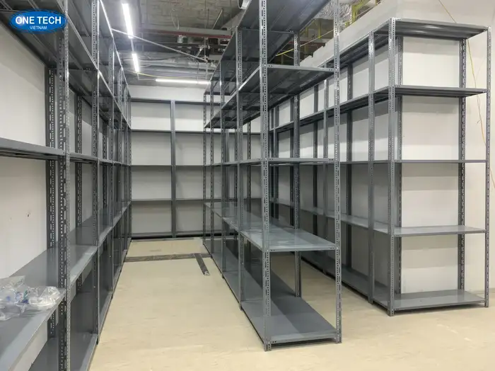 Hướng dẫn chọn kệ sắt V lỗ Vĩnh Phúc phù hợp
