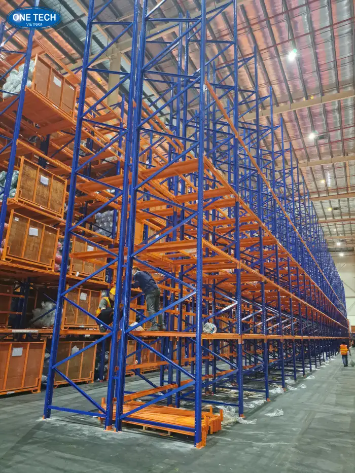 Kệ kho hàng để vải tại Quảng Ninh