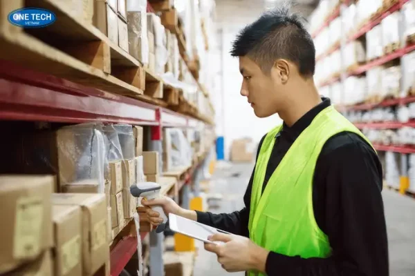 Quản lý kho bằng QR code: Quy trình, lợi ích và thách thức