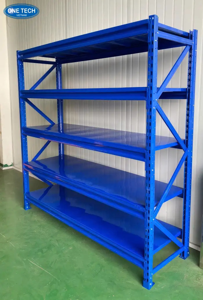 Bảng so sánh kệ sắt v lỗ và kệ trung tải