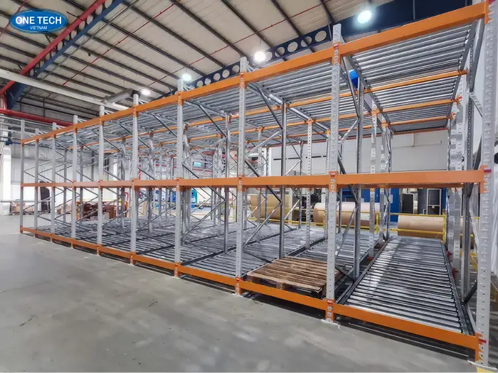 kệ hạng nặng pallet con lăn