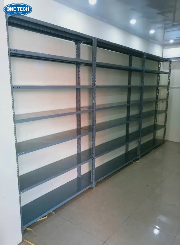 Kệ kho trung tải cung cấp giá kệ trưng bày, lưu trữ máy bơm nước - Kệ sắt v lỗ