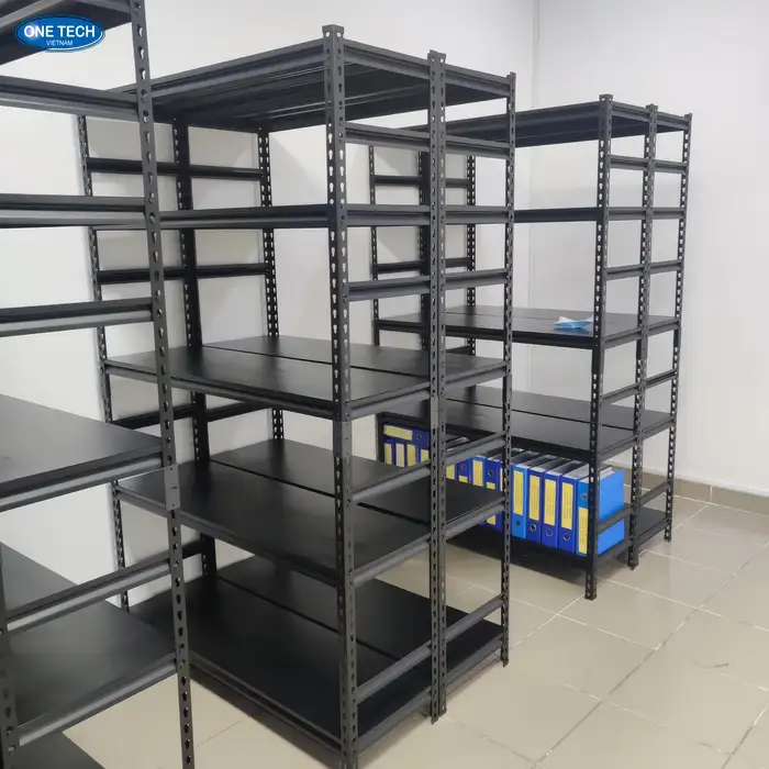 Kệ V cài để sữa