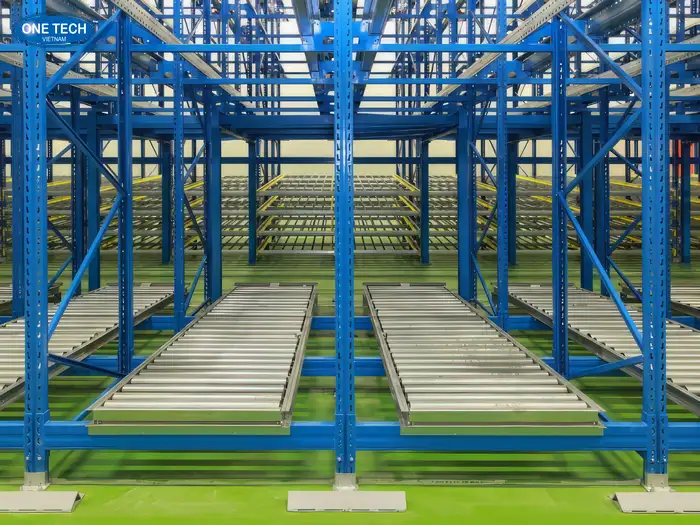 Kệ công nghiệp Lai Châu - Kệ hạng nặng pallet con lăn (Flow Rack) Kệ công nghiệp Lai Châu - Kệ hạng nặng pallet con lăn (Flow Rack)