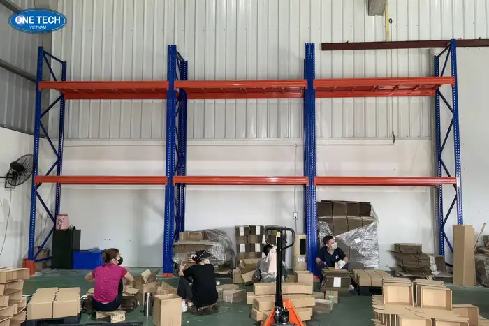 Kệ công nghiệp Quảng Trị xanh đỏ 2 tầng Kệ công nghiệp Quảng Trị xanh đỏ 2 tầng