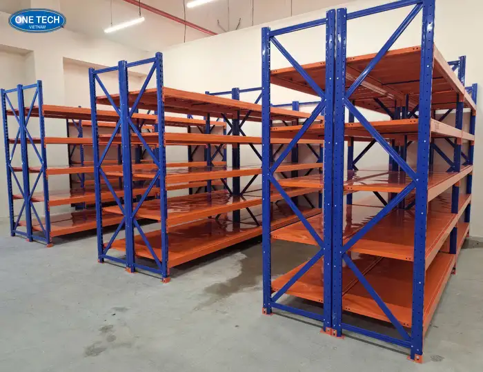 Kệ kho hàng là gì? Vai trò của kệ chứa hàng trong vận hành doanh nghiệp Kệ kho hàng là gì? Vai trò của kệ chứa hàng trong vận hành doanh nghiệp