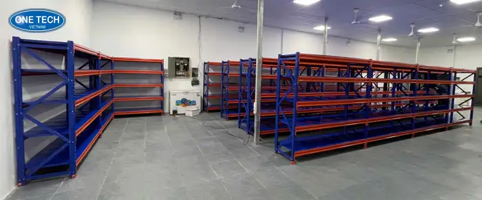 Kệ sắt để hàng hạng trung thiết kế linh hoạt Kệ sắt để hàng hạng trung thiết kế linh hoạt