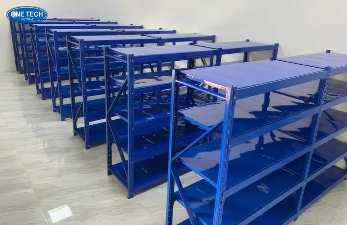 Phân loại kệ trung tải Quảng Trị theo tải trọng