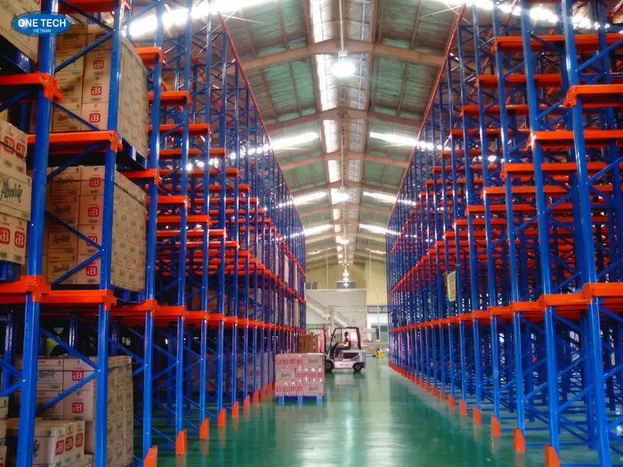 Kệ công nghiệp Điện Biên Drive In phù hợp cho các kho thực phẩm đông lạnh Kệ công nghiệp Điện Biên Drive In phù hợp cho các kho thực phẩm đông lạnh