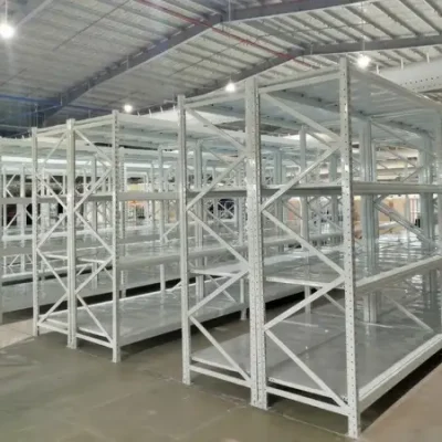 Kệ trung tải màu trắng chất lượng, hiện đại và thẩm mỹ cao
