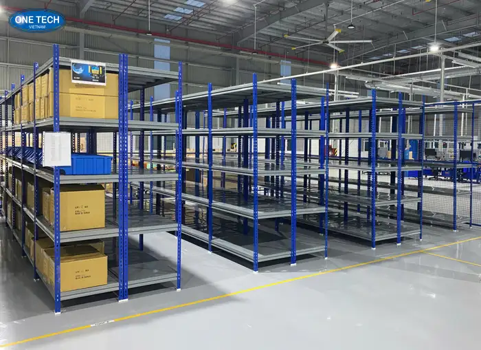 Kệ kho hàng hạng nhẹ giá rẻ tại nhà máy