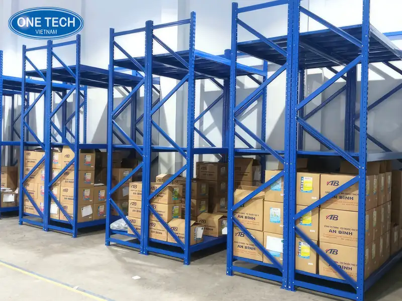 Kệ trung tải để thùng carton màu xanh dương