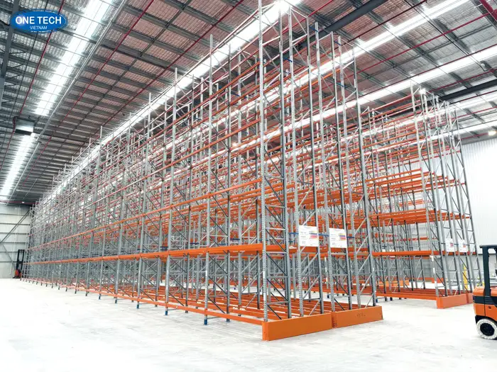 Đặc điểm và lợi ích vượt trội của kệ Double Deep cho nhà máy sản xuất