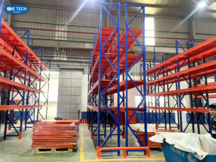 Kệ Double Deep linh hoạt xuất nhập hàng, sử dụng sắt dày