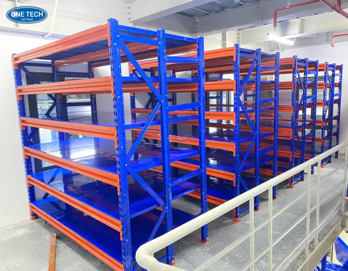 Kệ trung tải 700kg/tầng 1m8