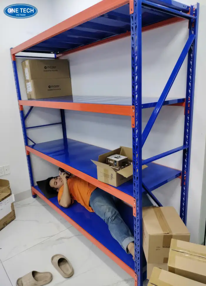 Kệ trung tải 1m8 tải trọng 200–300kg/tầng