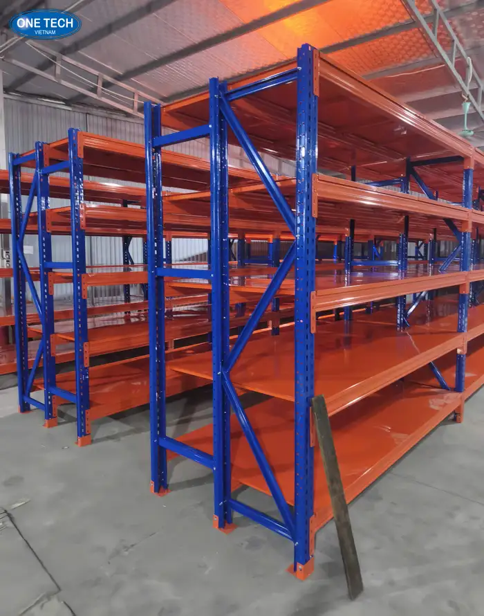 Giá bán kệ trung tải 1m8 tại Kệ kho trung tải One Tech