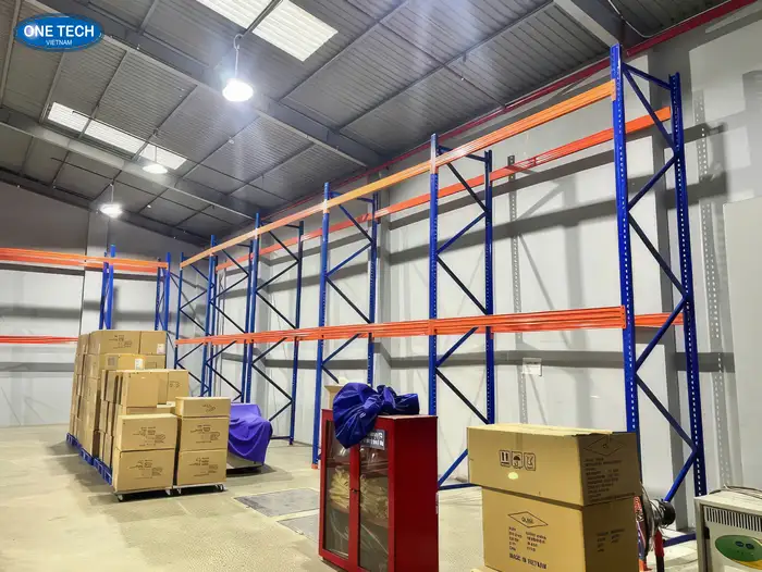 Kệ kho hạng nặng Selective cho kho 400m2