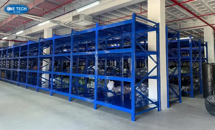 Dụng cụ và vật tư cần chuẩn bị trước khi lắp kệ trung tải