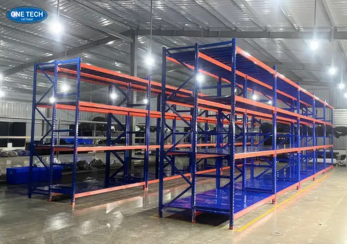 Kệ trung tải 6 chân tăng độ chắc chắc vững vàng