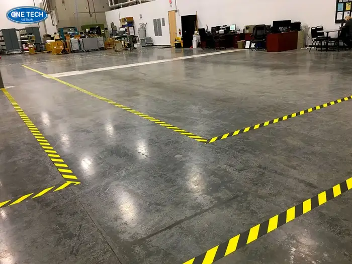 Xác định lối đi cho người và xe nâng