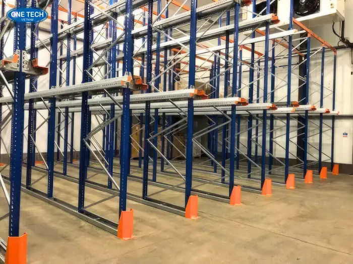 Kệ sắt công nghiệp Drive In ở Bắc Ninh lắp đặt và vận chuyển tận nơi