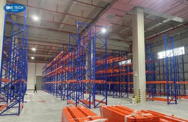 lap-dat-ke-hang-nang-kho-8000m2-zto-logistics-vn