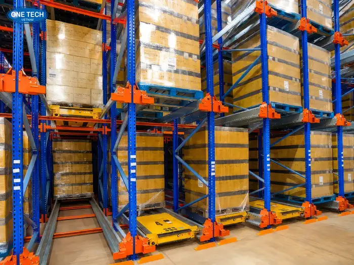 Kệ Radio Shuttle - Sử dụng robot di chuyển pallet trong từng dãy