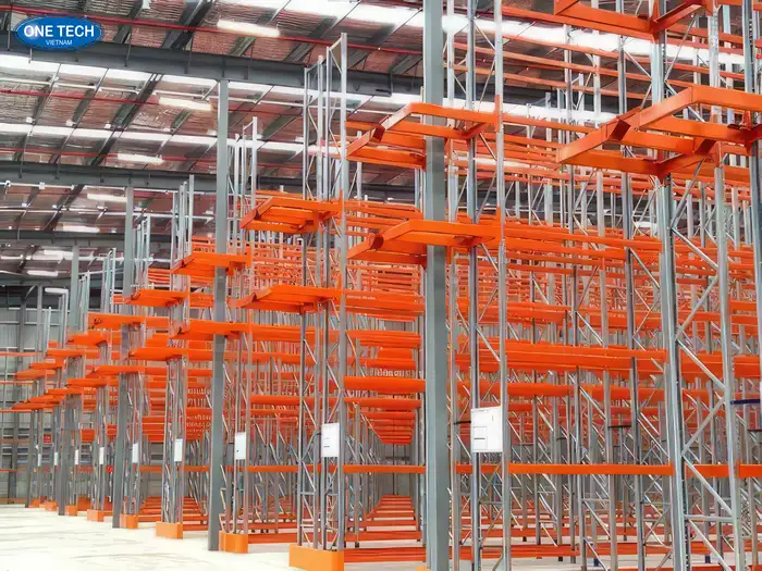 Ưu điểm khi sử dụng kệ Very Narrow Aisle tại Đà Nẵng Ưu điểm khi sử dụng kệ Very Narrow Aisle tại Đà Nẵng