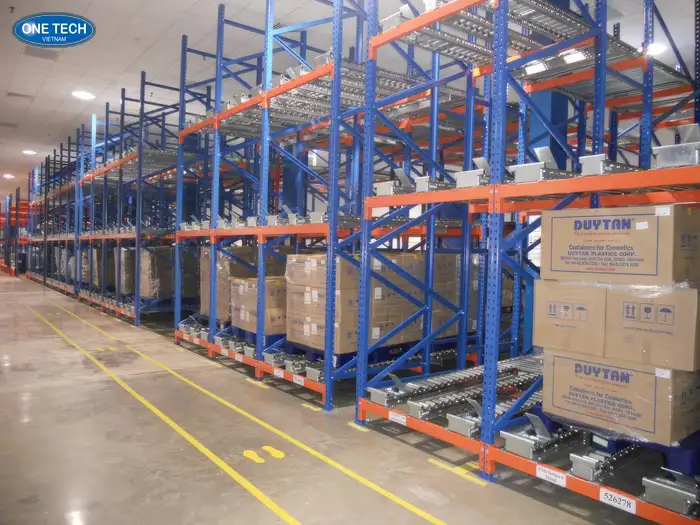 Cấu tạo kệ con lăn tại TP HCM gồm những gì?