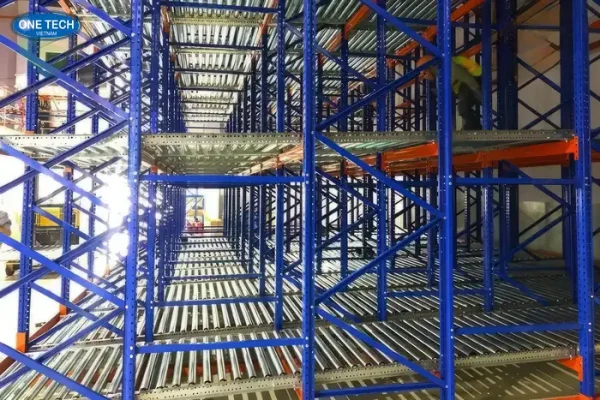 Báo giá kệ con lăn tại Đà Nẵng phụ thuộc những yếu tố nào?